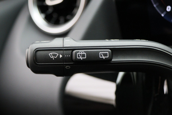 Mercedes-Benz GLA 250 e Business Solution Luxury Limited LED, Virtual Cockpit, Camera, Navigatie, Lane Assist, DAB