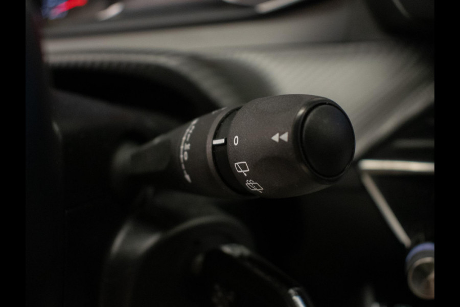 Peugeot 208 1.2 PureTech Blue Lease Active Sport (APPLE CARPLAY,NAVI,CRUISE,CLIMATE,PDC,LED,DAB,SPORTSTOELEN,LM VELGEN,NETTESTAAT)