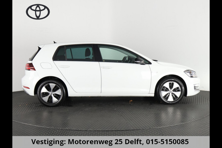 Volkswagen e-Golf FULL ELECTRIC.136 PK.WARMTEPOMP. ACCUTEST 90 %!! 1e EIG.100% ONDERHOUDEN!!! DIGITAAL DASHBOARD. ALS NIEUW TOT 2 JAAR GARANTIE *
