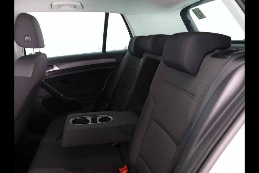 Volkswagen e-Golf FULL ELECTRIC.136 PK.WARMTEPOMP. ACCUTEST 90 %!! 1e EIG.100% ONDERHOUDEN!!! DIGITAAL DASHBOARD. ALS NIEUW TOT 2 JAAR GARANTIE *