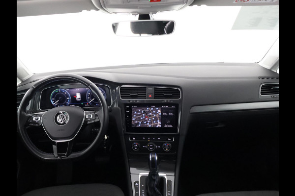 Volkswagen e-Golf FULL ELECTRIC.136 PK.WARMTEPOMP. ACCUTEST 90 %!! 1e EIG.100% ONDERHOUDEN!!! DIGITAAL DASHBOARD. ALS NIEUW TOT 2 JAAR GARANTIE *