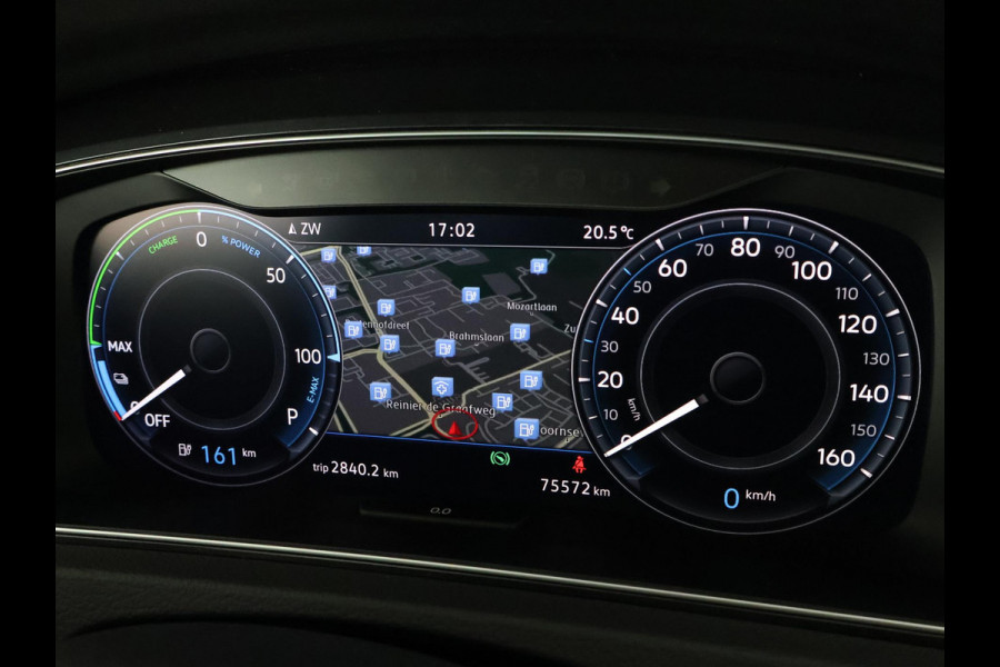 Volkswagen e-Golf FULL ELECTRIC.136 PK.WARMTEPOMP. ACCUTEST 90 %!! 1e EIG.100% ONDERHOUDEN!!! DIGITAAL DASHBOARD. ALS NIEUW TOT 2 JAAR GARANTIE *