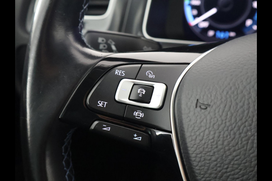 Volkswagen e-Golf FULL ELECTRIC.136 PK.WARMTEPOMP. ACCUTEST 90 %!! 1e EIG.100% ONDERHOUDEN!!! DIGITAAL DASHBOARD. ALS NIEUW TOT 2 JAAR GARANTIE *