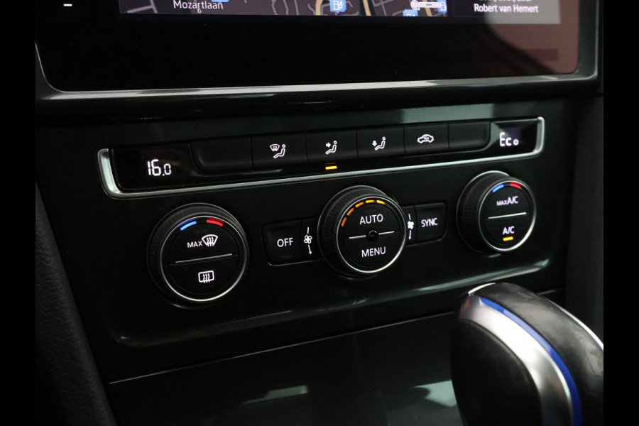 Volkswagen e-Golf FULL ELECTRIC.136 PK.WARMTEPOMP. ACCUTEST 90 %!! 1e EIG.100% ONDERHOUDEN!!! DIGITAAL DASHBOARD. ALS NIEUW TOT 2 JAAR GARANTIE *