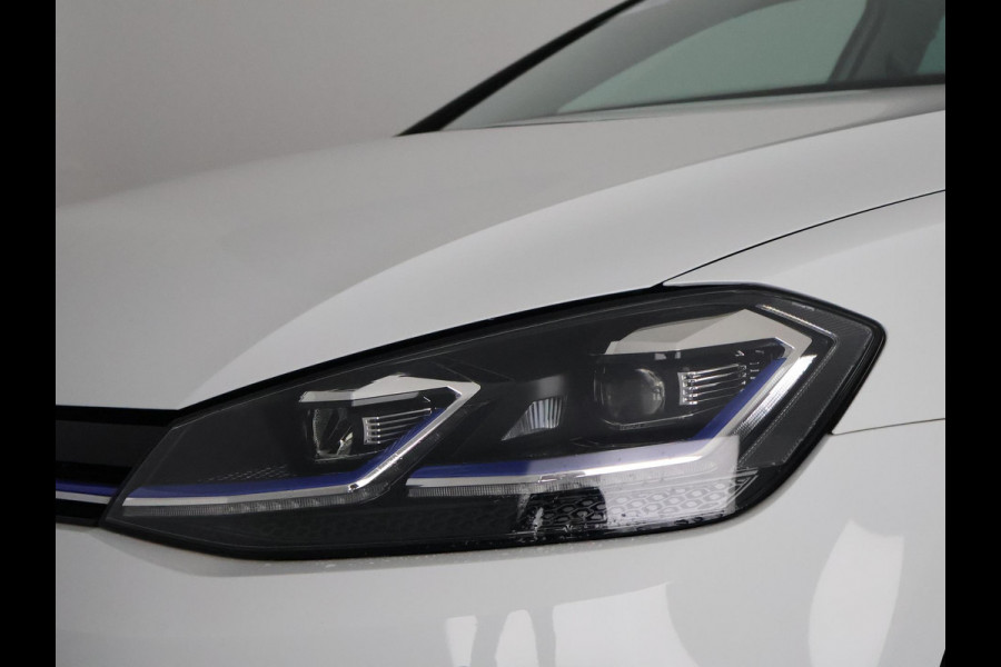Volkswagen e-Golf FULL ELECTRIC.136 PK.WARMTEPOMP. ACCUTEST 90 %!! 1e EIG.100% ONDERHOUDEN!!! DIGITAAL DASHBOARD. ALS NIEUW TOT 2 JAAR GARANTIE *
