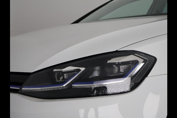 Volkswagen e-Golf FULL ELECTRIC.136 PK.WARMTEPOMP. ACCUTEST 90 %!! 1e EIG.100% ONDERHOUDEN!!! DIGITAAL DASHBOARD. ALS NIEUW TOT 2 JAAR GARANTIE *