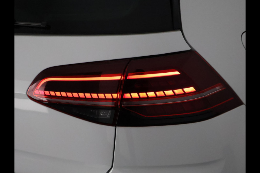 Volkswagen e-Golf FULL ELECTRIC.136 PK.WARMTEPOMP. ACCUTEST 90 %!! 1e EIG.100% ONDERHOUDEN!!! DIGITAAL DASHBOARD. ALS NIEUW TOT 2 JAAR GARANTIE *