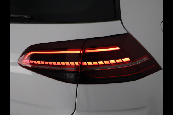 Volkswagen e-Golf FULL ELECTRIC.136 PK.WARMTEPOMP. ACCUTEST 90 %!! 1e EIG.100% ONDERHOUDEN!!! DIGITAAL DASHBOARD. ALS NIEUW TOT 2 JAAR GARANTIE *