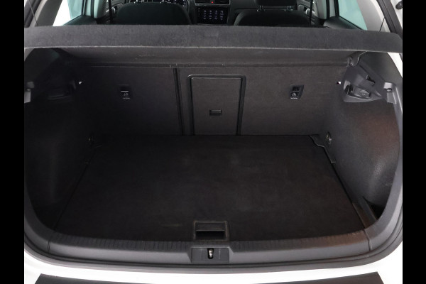Volkswagen e-Golf FULL ELECTRIC.136 PK.WARMTEPOMP. ACCUTEST 90 %!! 1e EIG.100% ONDERHOUDEN!!! DIGITAAL DASHBOARD. ALS NIEUW TOT 2 JAAR GARANTIE *
