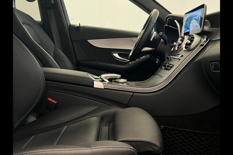Mercedes-Benz C-Klasse Estate 180 / AMG / NL-auto / Leder / Distronic