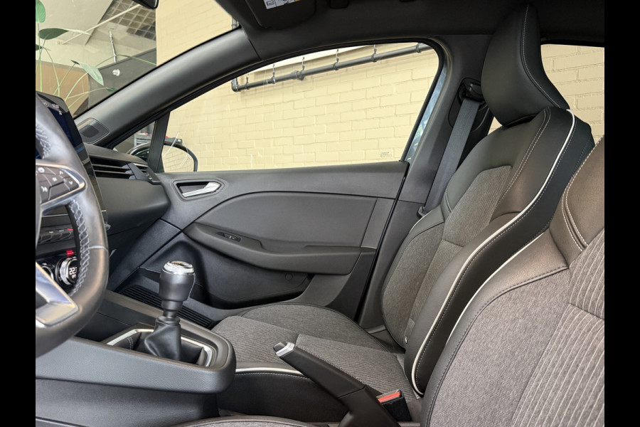 Renault Clio 1.0 TCe Intens | Groot Navi | 360 | ACC | Blindspot | 17" | PDC V+A | Carplay | Dealer onderhouden!