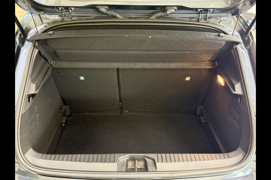 Renault Clio 1.0 TCe Intens | Groot Navi | 360 | ACC | Blindspot | 17" | PDC V+A | Carplay | Dealer onderhouden!