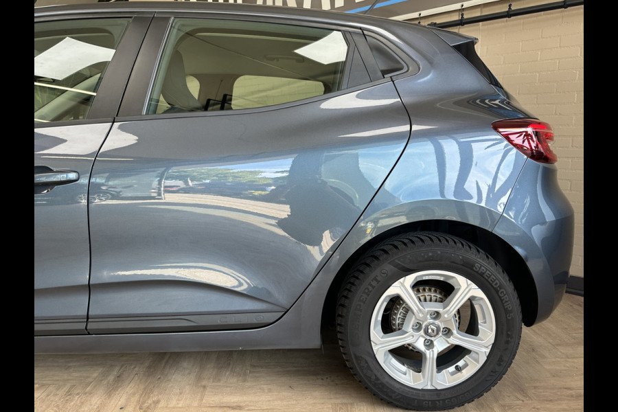 Renault Clio 1.0 TCe 100 pk AUT | Navi Carplay | 15" | Airco | PDC | Cruise control | Stoelverwarming | Keurig nette Clio Automaat!
