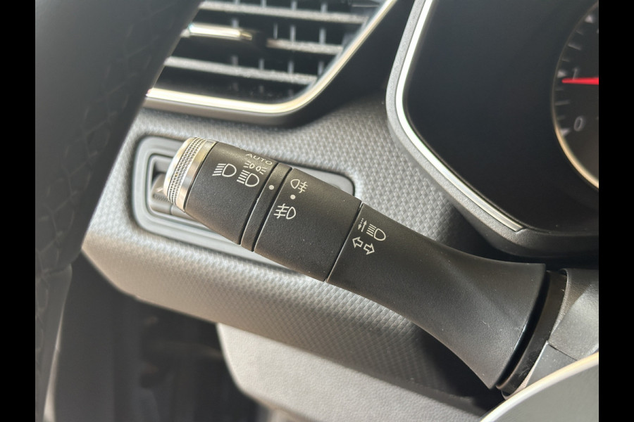Renault Clio 1.0 TCe 100 pk AUT | Navi Carplay | 15" | Airco | PDC | Cruise control | Stoelverwarming | Keurig nette Clio Automaat!