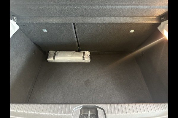 Renault Clio 1.0 TCe 100 pk AUT | Navi Carplay | 15" | Airco | PDC | Cruise control | Stoelverwarming | Keurig nette Clio Automaat!