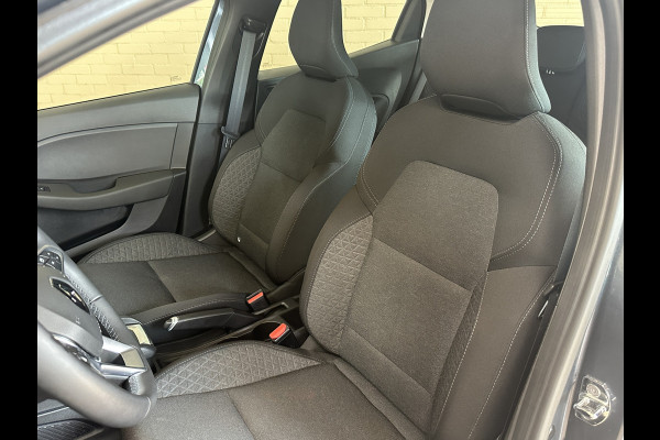 Renault Clio 1.0 TCe 100 pk AUT | Navi Carplay | 15" | Airco | PDC | Cruise control | Stoelverwarming | Keurig nette Clio Automaat!