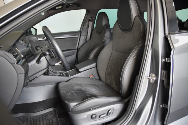 Škoda Superb Combi 1.4 TSI iV Sportline Business | Dig. Cockpit | Cruise | Stoel-+Stuurverw. PDC | Camera | App. Connect | ECC | Elek. Klep | LM 18" | 1944