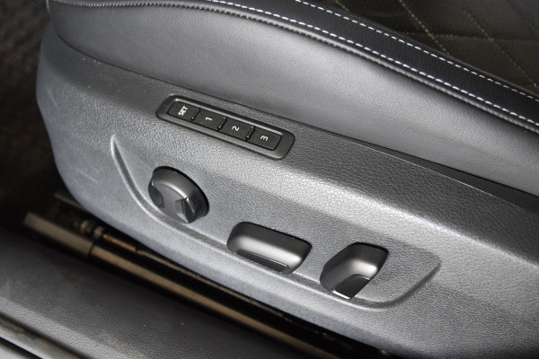 Škoda Superb Combi 1.4 TSI iV Sportline Business | Dig. Cockpit | Cruise | Stoel-+Stuurverw. PDC | Camera | App. Connect | ECC | Elek. Klep | LM 18" | 1944