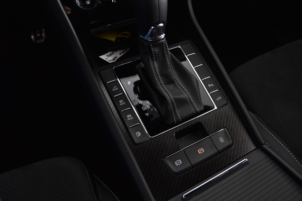 Škoda Superb Combi 1.4 TSI iV Sportline Business | Dig. Cockpit | Cruise | Stoel-+Stuurverw. PDC | Camera | App. Connect | ECC | Elek. Klep | LM 18" | 1944