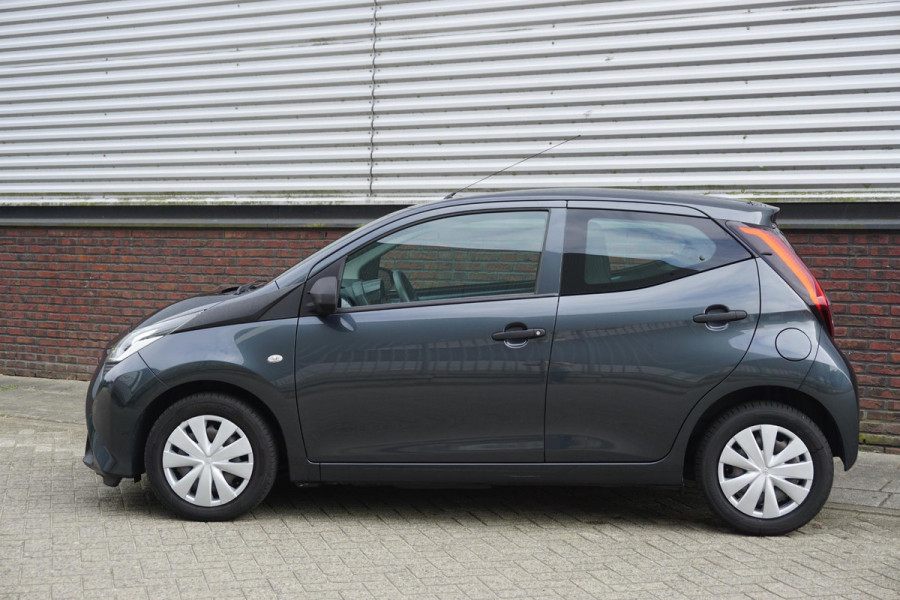 Toyota Aygo 1.0 VVT-i x-fun/1e Eigenaar/Goed onderhouden/LED/ Rijklaarprijs.