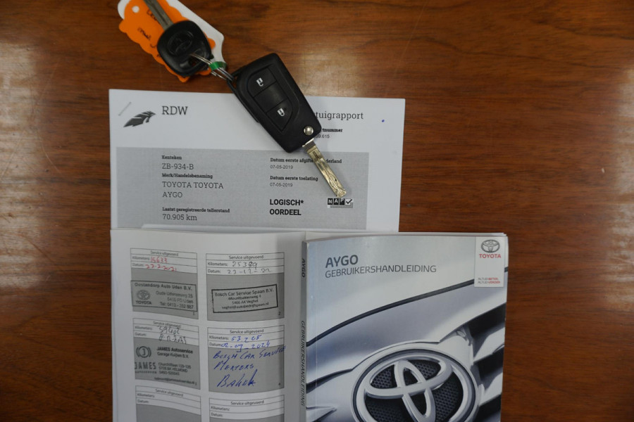 Toyota Aygo 1.0 VVT-i x-fun/1e Eigenaar/Goed onderhouden/LED/ Rijklaarprijs.