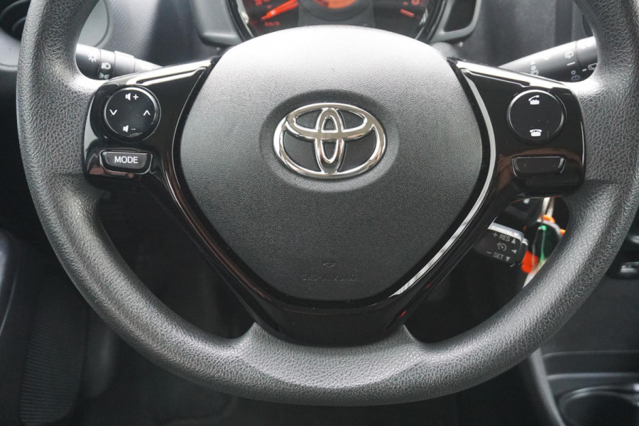 Toyota Aygo 1.0 VVT-i x-fun/1e Eigenaar/Goed onderhouden/LED/ Rijklaarprijs.