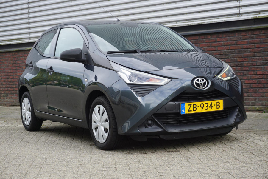 Toyota Aygo 1.0 VVT-i x-fun/1e Eigenaar/Goed onderhouden/LED/ Rijklaarprijs.