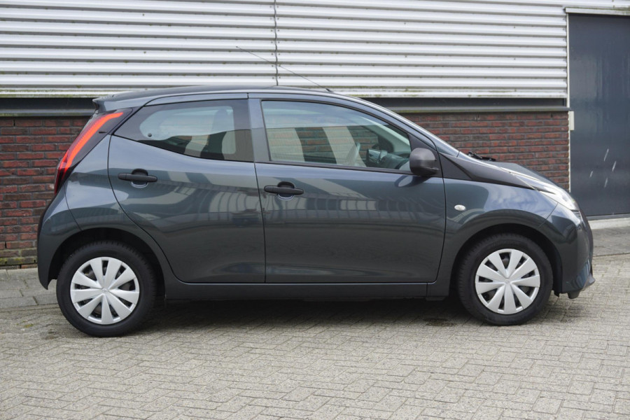 Toyota Aygo 1.0 VVT-i x-fun/1e Eigenaar/Goed onderhouden/LED/ Rijklaarprijs.