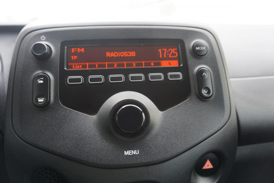 Toyota Aygo 1.0 VVT-i x-fun/1e Eigenaar/Goed onderhouden/LED/ Rijklaarprijs.