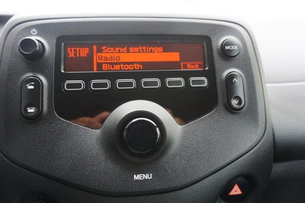Toyota Aygo 1.0 VVT-i x-fun/1e Eigenaar/Goed onderhouden/LED/ Rijklaarprijs.