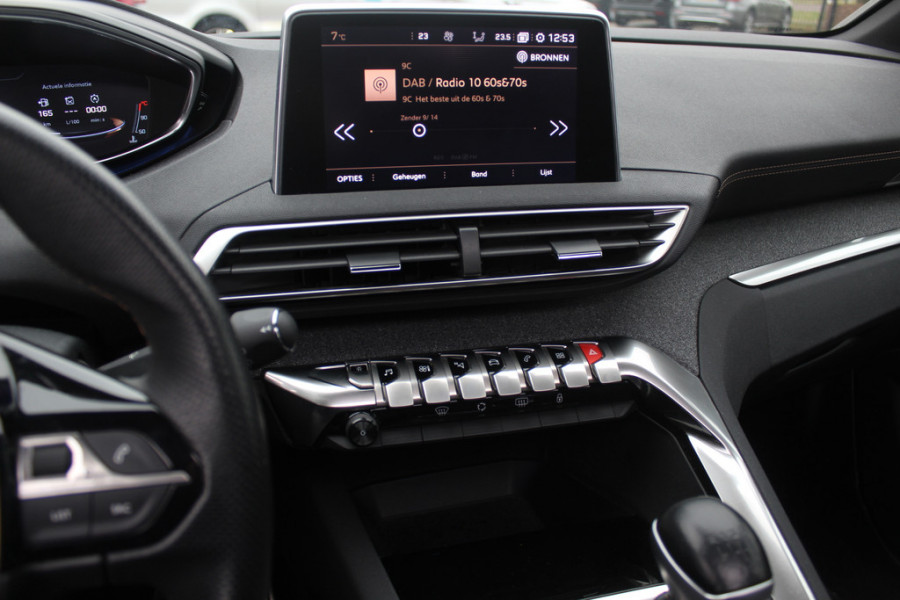 Peugeot 3008 1.2 PureTech GT Line / Panoramadak / Camera / Half leder / 19'' / Navigatie / Elektr. achterklep / Getint glas / Cruise Control