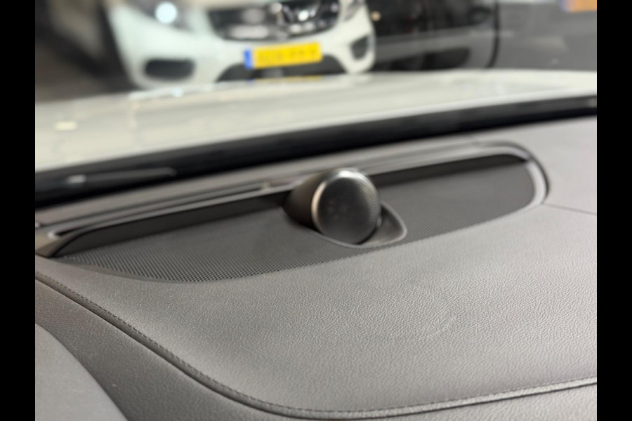 Volvo V90 2.0 T6 AWD R-Design l Polestar l Luchtvering l Trekhaak l HUD l Leder