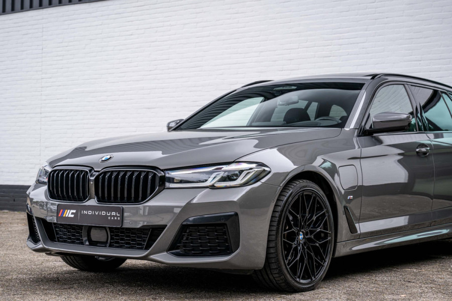 BMW 5 Serie Touring 530e xDrive M-Sport CoPilot Panorama Trekhaak 360