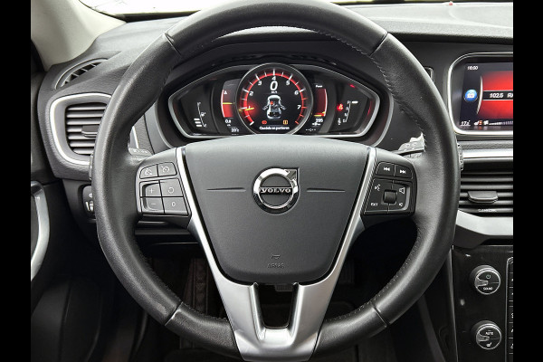 Volvo V40 1.5 T2 Polar+ Automaat (NAVIGATIE, TREKHAAK AFNEEMBAAR, STOELVERWARMING, CLIMA, PDC, LED, GOED ONDERHOUDEN)