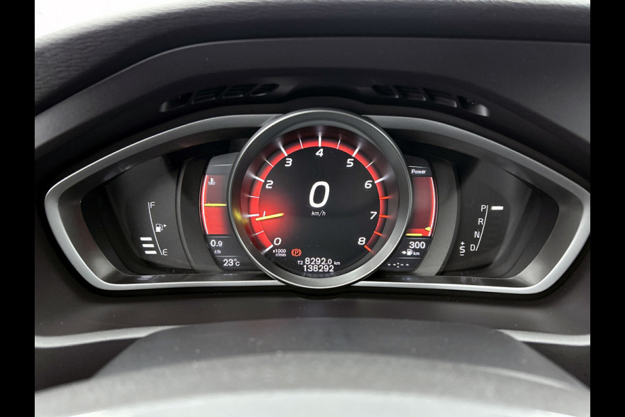 Volvo V40 1.5 T2 Polar+ Automaat (NAVIGATIE, TREKHAAK AFNEEMBAAR, STOELVERWARMING, CLIMA, PDC, LED, GOED ONDERHOUDEN)
