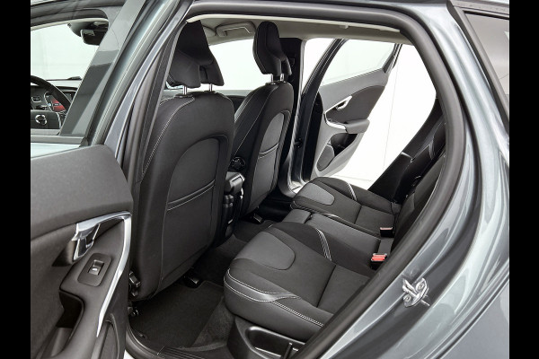 Volvo V40 1.5 T2 Polar+ Automaat (NAVIGATIE, TREKHAAK AFNEEMBAAR, STOELVERWARMING, CLIMA, PDC, LED, GOED ONDERHOUDEN)
