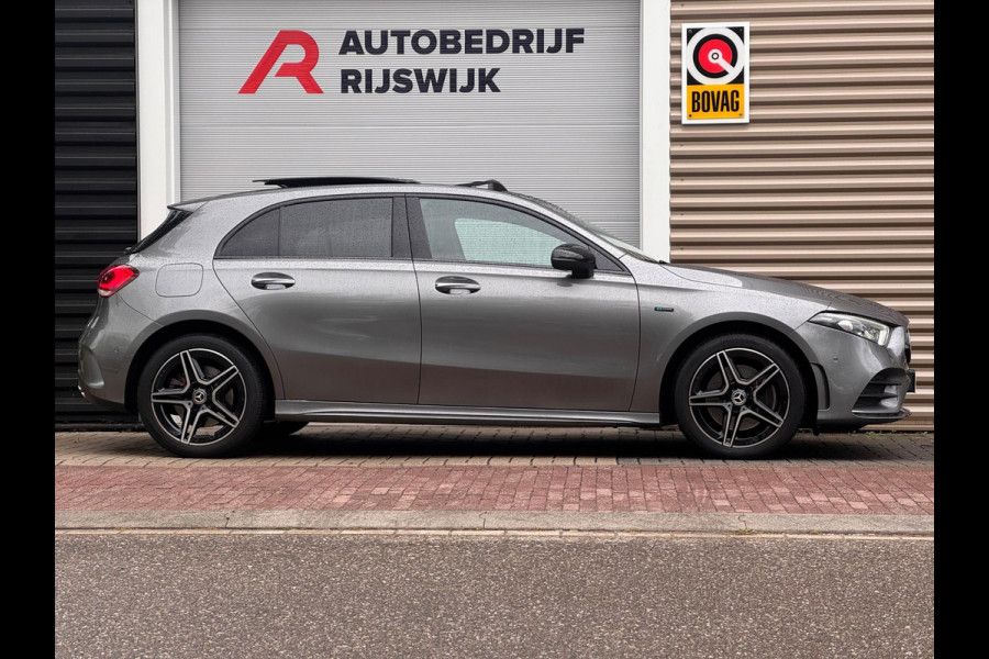 Mercedes-Benz A-Klasse 250 e AMG Pano/Memory/Camera/Sfeer