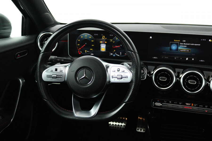 Mercedes-Benz A-Klasse 200 Business Solution AMG (PANORAMADAK, STOELVERWARMING, ACHTERUITRIJCAMERA, NAVIGATIE, AUTOMAAT)