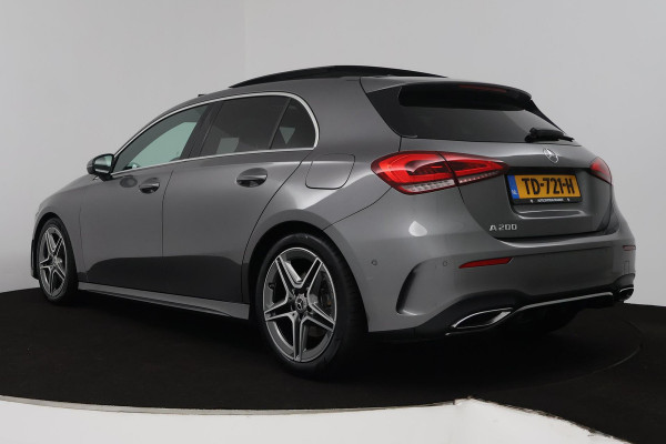 Mercedes-Benz A-Klasse 200 Business Solution AMG (PANORAMADAK, STOELVERWARMING, ACHTERUITRIJCAMERA, NAVIGATIE, AUTOMAAT)