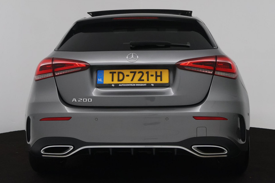 Mercedes-Benz A-Klasse 200 Business Solution AMG (PANORAMADAK, STOELVERWARMING, ACHTERUITRIJCAMERA, NAVIGATIE, AUTOMAAT)
