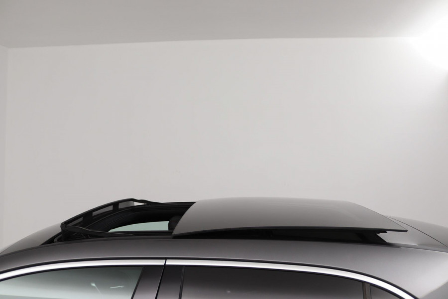 Mercedes-Benz A-Klasse 200 Business Solution AMG (PANORAMADAK, STOELVERWARMING, ACHTERUITRIJCAMERA, NAVIGATIE, AUTOMAAT)
