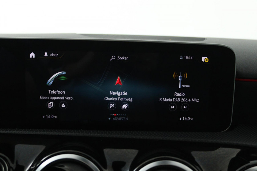 Mercedes-Benz A-Klasse 200 Business Solution AMG (PANORAMADAK, STOELVERWARMING, ACHTERUITRIJCAMERA, NAVIGATIE, AUTOMAAT)