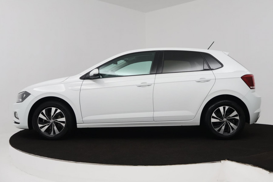Volkswagen Polo 1.0 TSI Comfortline (CRUISE CONTROL ADAPTIEF, ACHTERUITRIJCAMERA, CARPLAY NAVIGATIE)