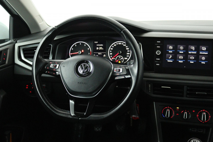 Volkswagen Polo 1.0 TSI Comfortline (CRUISE CONTROL ADAPTIEF, ACHTERUITRIJCAMERA, CARPLAY NAVIGATIE)