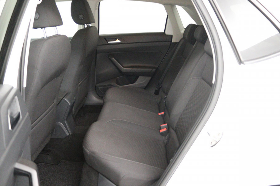 Volkswagen Polo 1.0 TSI Comfortline (CRUISE CONTROL ADAPTIEF, ACHTERUITRIJCAMERA, CARPLAY NAVIGATIE)