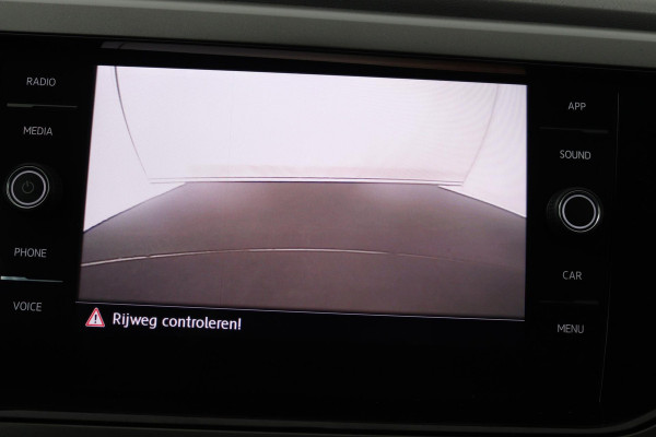 Volkswagen Polo 1.0 TSI Comfortline (CRUISE CONTROL ADAPTIEF, ACHTERUITRIJCAMERA, CARPLAY NAVIGATIE)