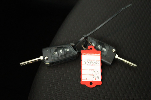 Volkswagen Polo 1.0 TSI Comfortline (CRUISE CONTROL ADAPTIEF, ACHTERUITRIJCAMERA, CARPLAY NAVIGATIE)