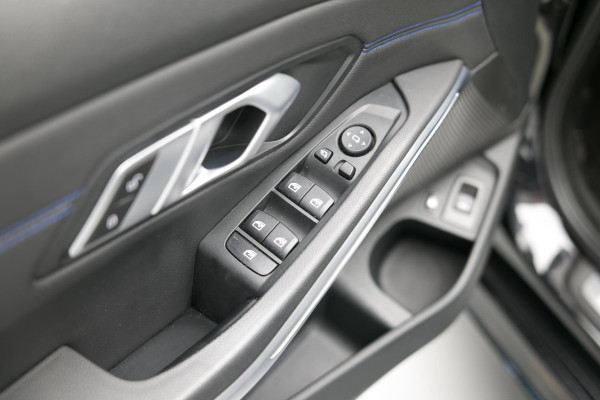 BMW 3 Serie Touring 320e Business Edition Plus |Pano|M-Pakket|Laser|Stuurverwarm.|