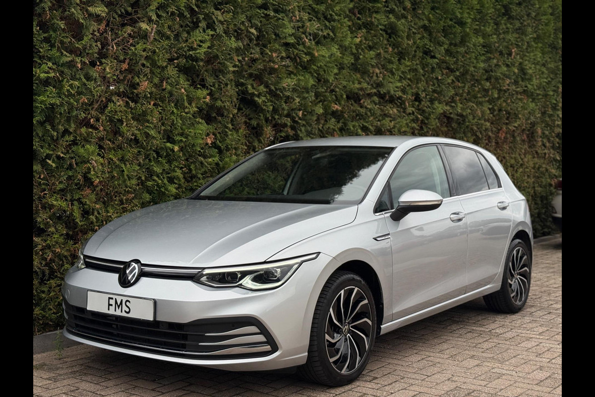 Volkswagen Golf 1.5 eTSI Style Edition Camera CarPlay Volkswagen Golf 1.5 eTSI Style Edition Camera CarPlay