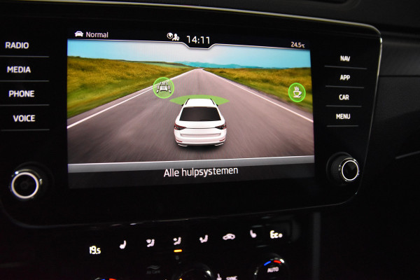 Škoda Superb Combi 1.4 TSI iV Sportline Business | Dig. Cockpit | Cruise | Stoel-+Stuurverw. PDC | Camera | App. Connect | ECC | Elek. Klep | LM 18" | 1944